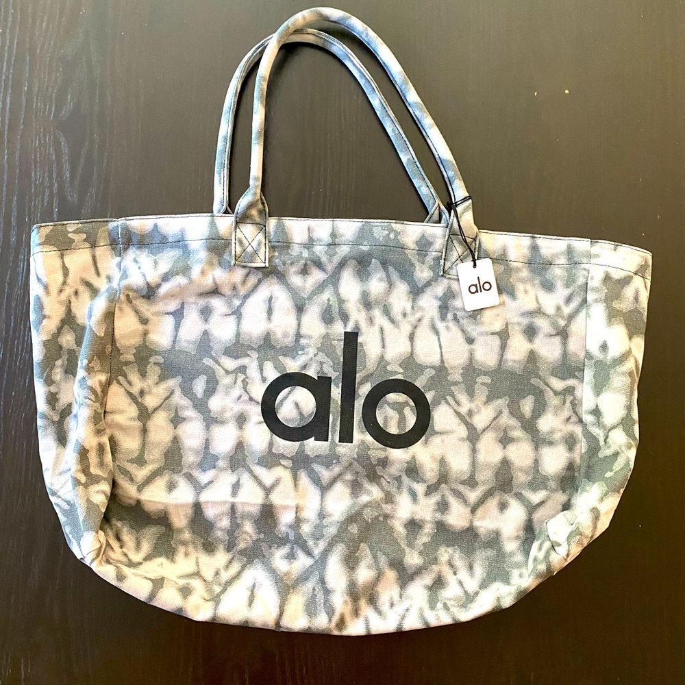 Alo Tote